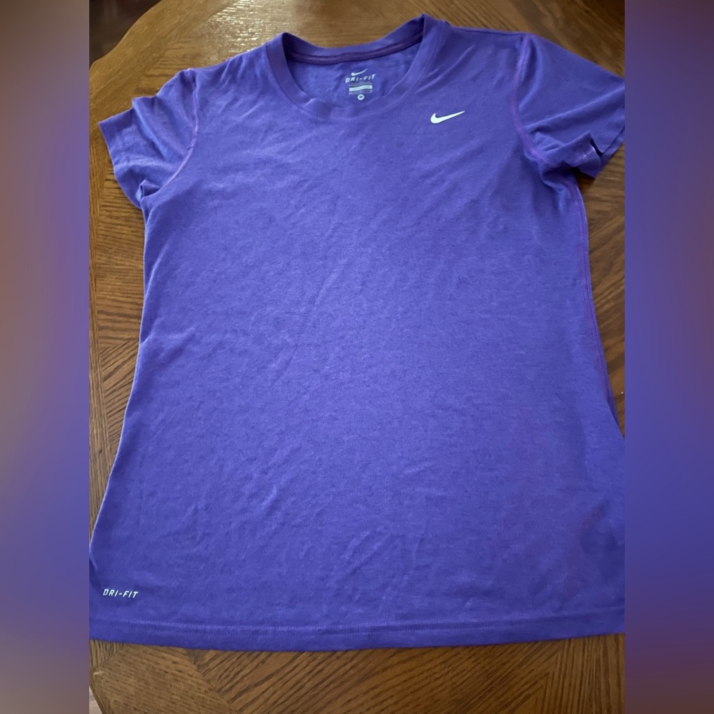 NIKE Women’s Dri-fit t-shirt